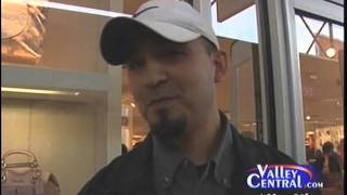 Last-Minute Shoppers Flood Outlet Mall in Mercedes