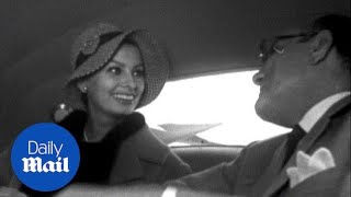 Italian Actress Sophia Loren Arrives In La In 1956 - Daily Mail