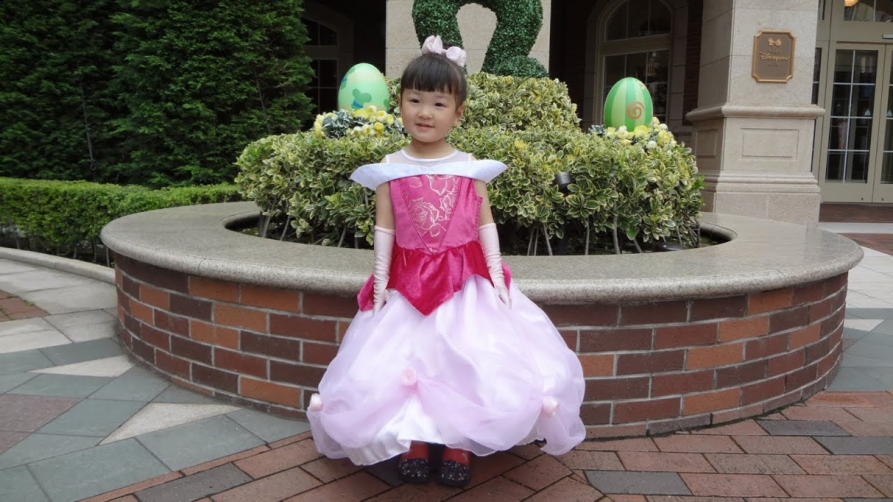 ももオーロラ姫になる Momo Becomes Princess Aurora