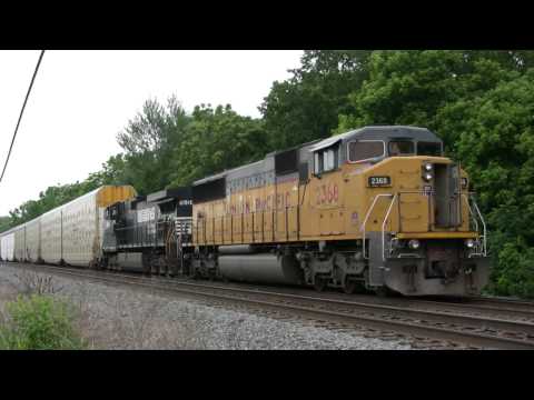 HD: Struggling Notch-8 and Rare Locomotive Chases