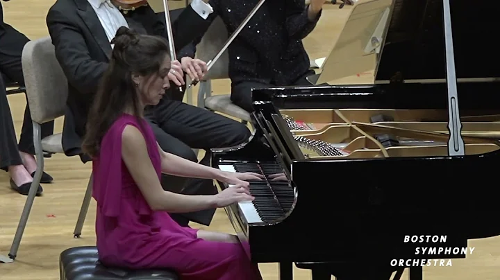 Christina and Michelle Naughton perform Mozart | B...