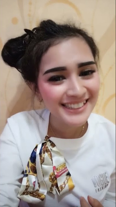 Ulva Riani Tak Mau Kalah Dengan Erie Suzan Saat Melantunkan Gerimis Melanda Hati