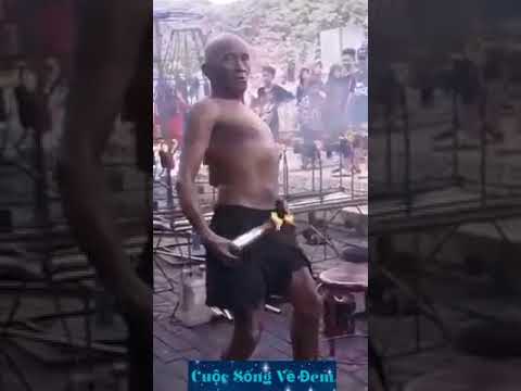 Xem Ảnh Biểu Diễn Múa Lửa Hài Hước 🤣