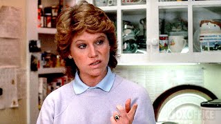 Theyre either married or not straight or... | The Big Chill | CLIP