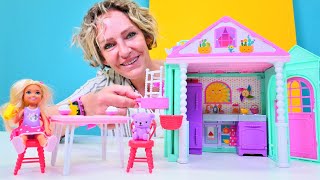 Puppenvideo für Kinder - Chelsea bekommt ein neues Puppenhaus - Spielspaß mit Nicole