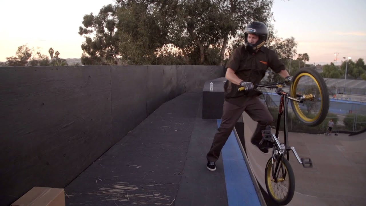 Mongoose Express Holiday Delivery