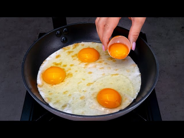 Comment faire des œufs au plat sans salir la poêle ! Petit-déjeuner avec 2  pains pita 