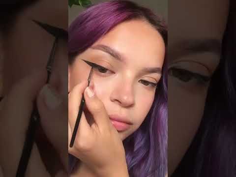 Video: Enkla sätt att göra E Girl Eyeliner: 11 steg (med bilder)