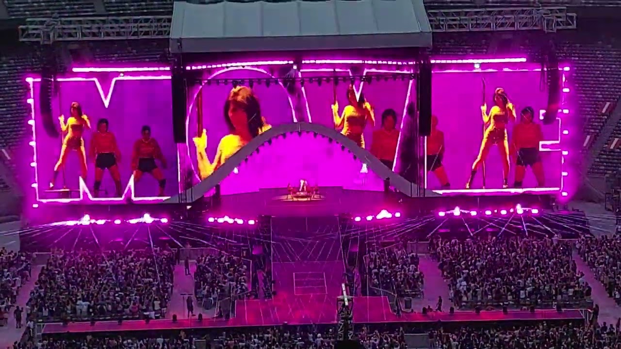 TWICE: READY TO BE [FANCAM] 230706 NJ - New Rules (Sana solo), MOVE (Momo solo), 7 rings (Mina solo)