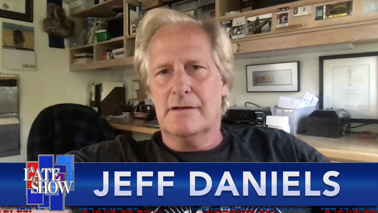 Jeff Daniels Says Jim Carrey's Book Is An Acid Trip Into The Mind Of A Creative Genius