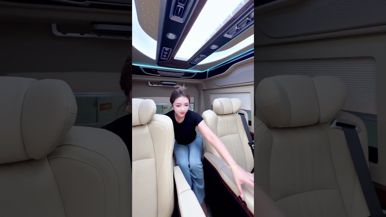 2026 Black Toyota Hiace，9 seats 