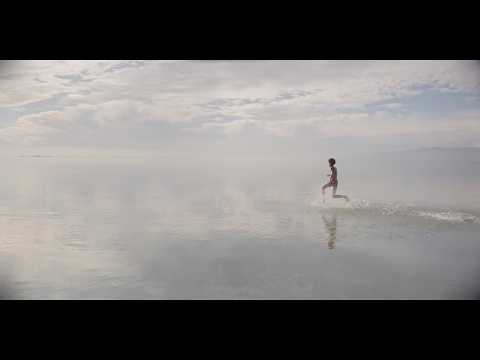Putar Sunday Light - Nilüfer Yanya