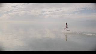 Anna Calvi, Ellie Rowsell, Nilüfer Yanya & Dove Ellis – Sunday Light (Visualiser) – HELP(2)