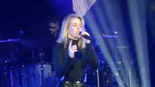 ELLIE GOULDING LIVE IN VIENNA  - * OUTSIDE *  (Calvin Harris) 29.1.2016 +LYRICS IN INFO!!!