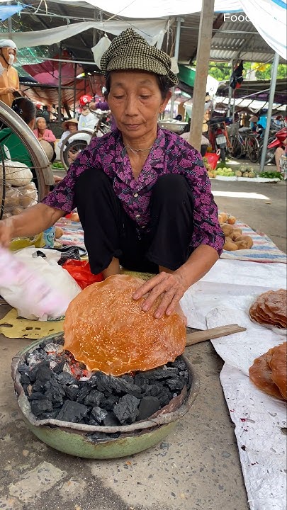 Hard Working Lady Selling Bake Rice Paper - Food Films #shorts #cooking