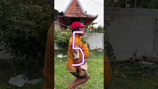 Tujuh Seperti Cangkul