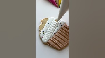 Cupcake cookie🧁 recipes and supplies linked in my bio #cookiedecorating #oddlsatisfying #asmr