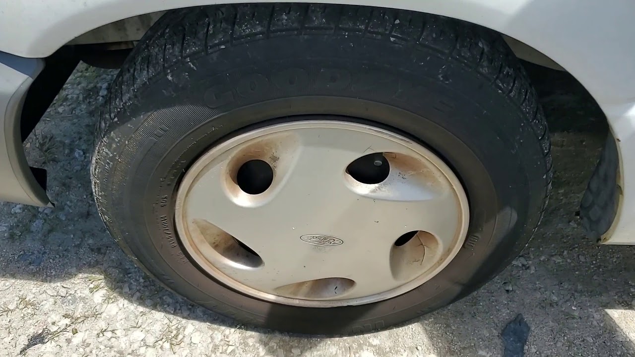 1997 Ford Aerostar XLT Mini Van Hollywood lot