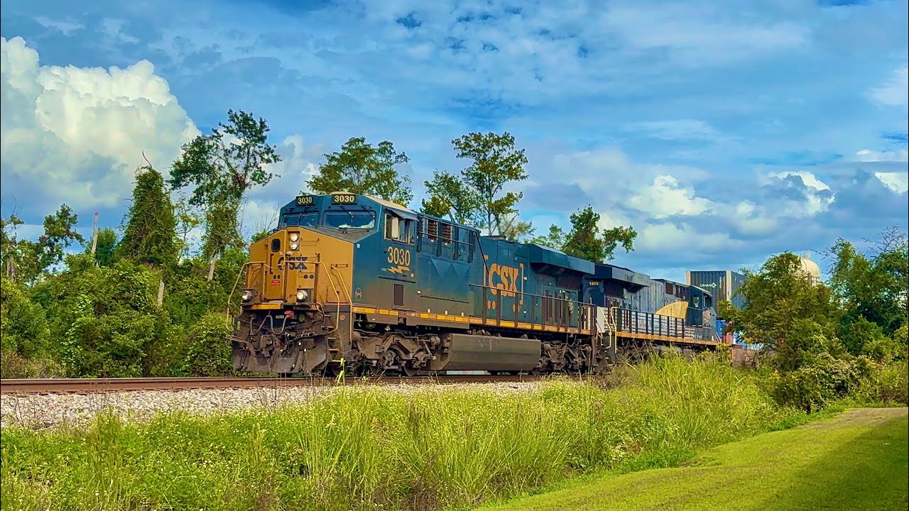 CSX I197-04 with CSXT ES44AH 3030 leading with a RL K5HL on 10/04/2025 ...
