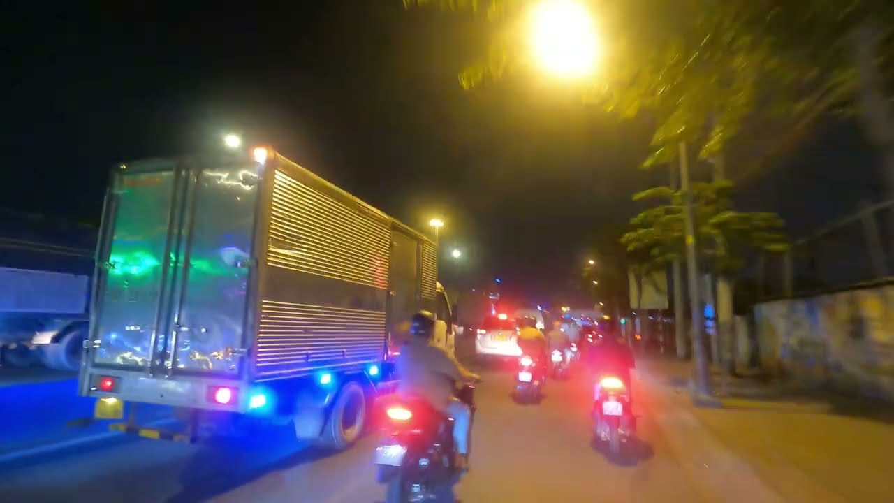 Quốc lộ 1 lúc 9 giờ 