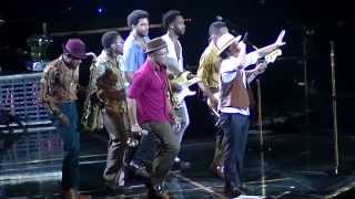 Bruno Mars-Treasure live dancing with Hooligans Amsterdam Ziggo Dome The Moonshine Jungle Tour 2013