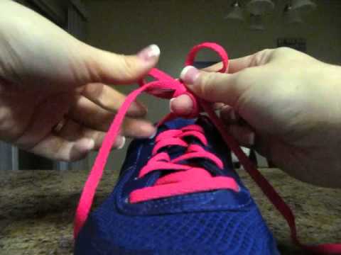 How to tie your shoes (two different ways) - YouTube