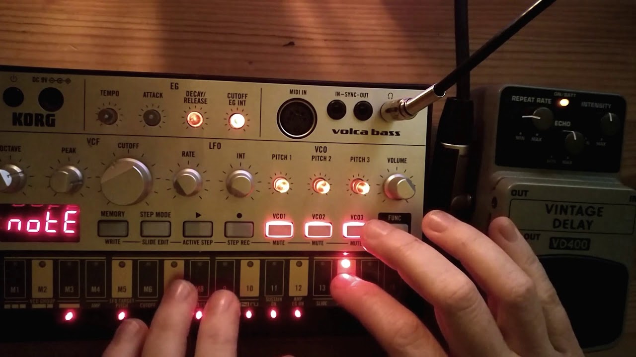 Volca Bass Jam Session 7 Live Looping with Behringer VD 400