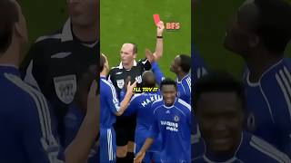Mike Dean Did This During EPL Games 😳