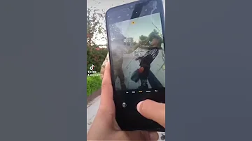 هل سبق لك ولتقطة صورة مع الرجل الذهبي او اي تمثال حي 