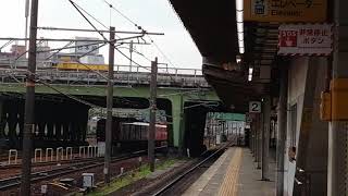 名鉄2200系2212F一部特別車特急中部国際空港行金山3番線到着＆2200系30番台2234F一部特別車特急岐阜行金山1番線発車