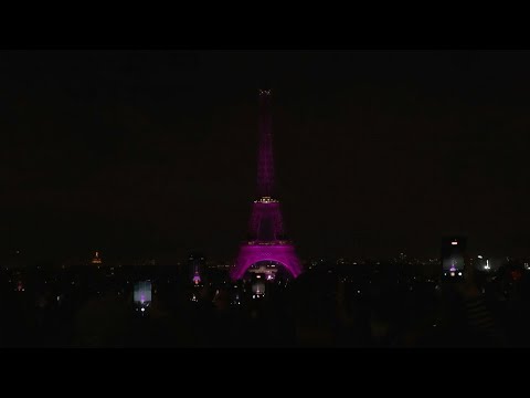 IMAGES I La tour Eiffel s'illumine en rose pour lancer Octobre Rose