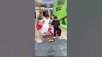 Chiếc Ghế Kỳ Lạ Này Âm Thầm Kết Nối Những Người Xa Lạ 😳