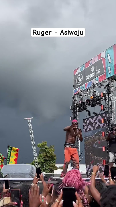 Ruger performs Asiwaju at Afronation. #Ruger #Asiwaju #baebae #poe #Bounce #snapchat #ilashe #foryou