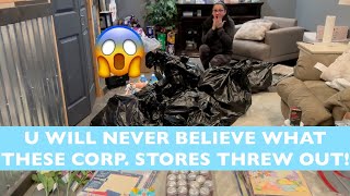 DUMPSTER DIVIN// THIS DIVE WAS NUTS!!!!! WAIT TILL U SEE WHAT WAS IN THOSE BAGS!!! by Dumpster Diving Momma of 2 47,943 views 1 month ago 18 minutes
