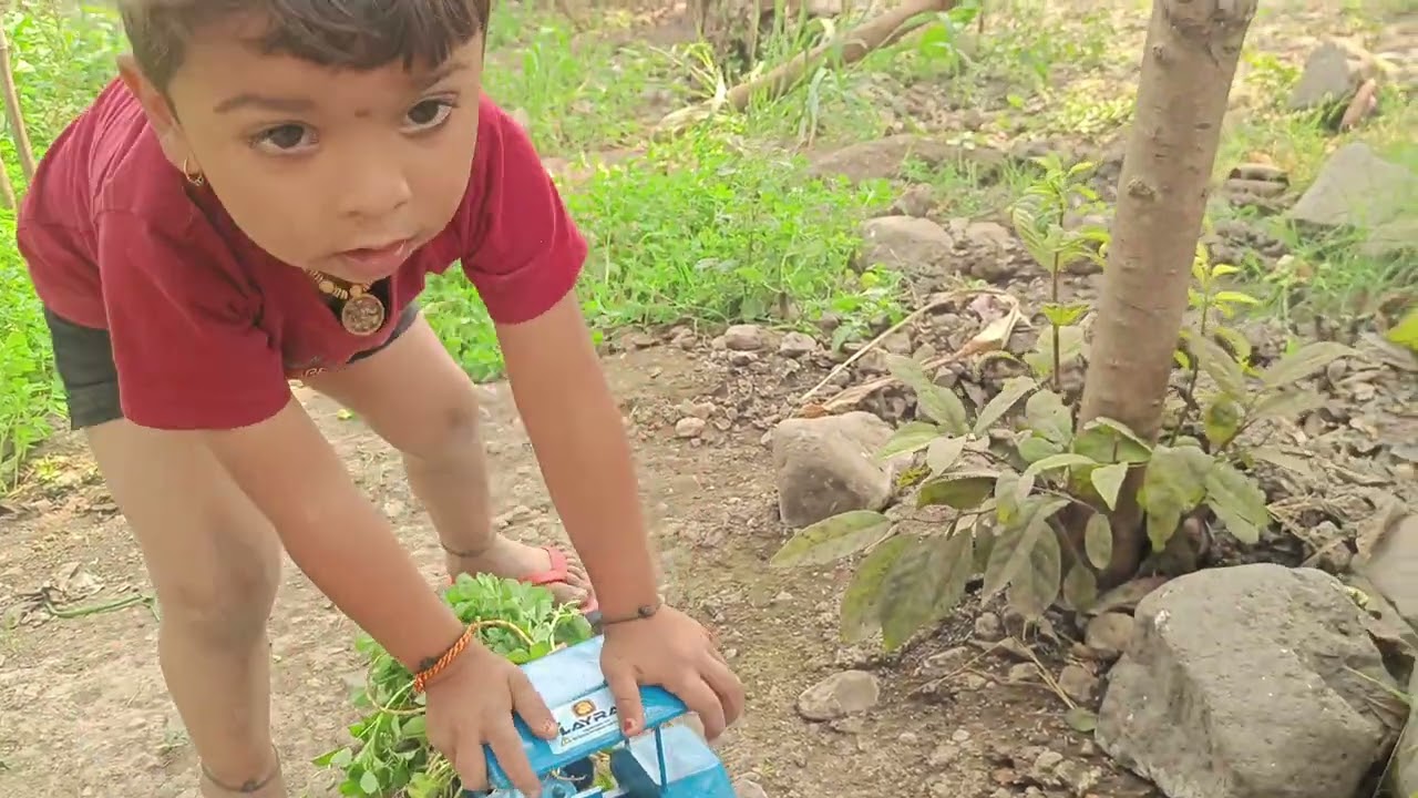 ट्रॅक्टर मध्य मेथीची भाजी#kittu#dhage#tractor 