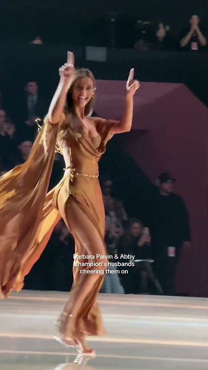 Top 5 iconic moments during the Secret Fashion Show 2025! #vsfs