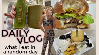 What I EAT in a DAY - Daily Vlog! Lauren Elizabeth
