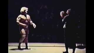 Swede Hanson vs Ric Flair 1974