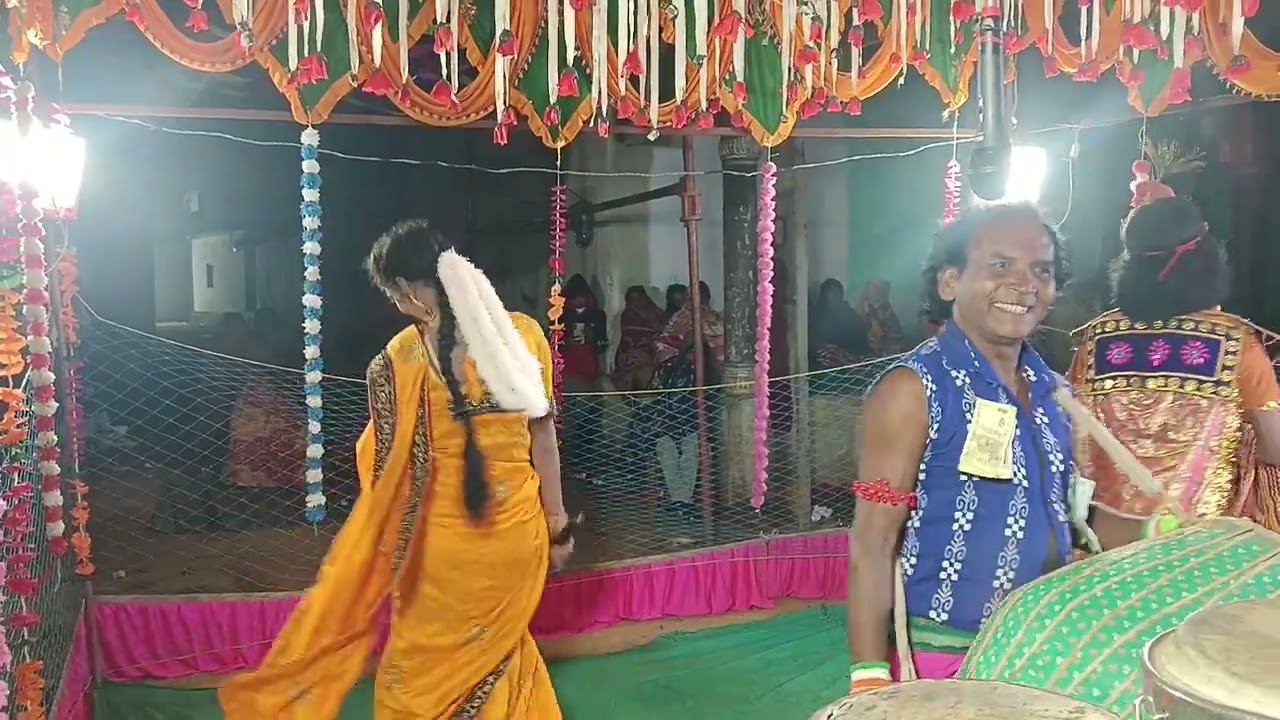 Denjaer mahila re nua duti chumki