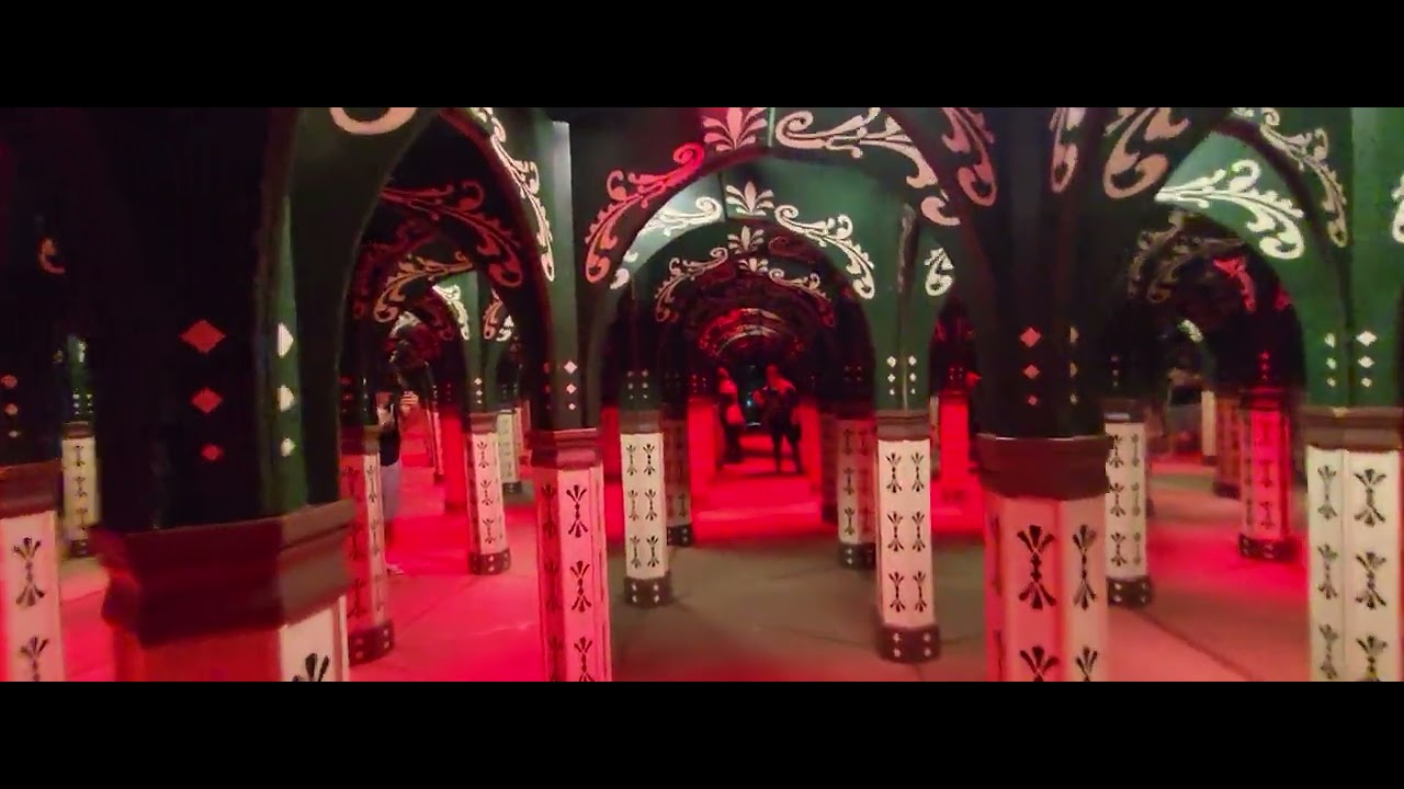 Getting Lost in the Lil Mirror Maze in West Edmonton Mall. YouTube