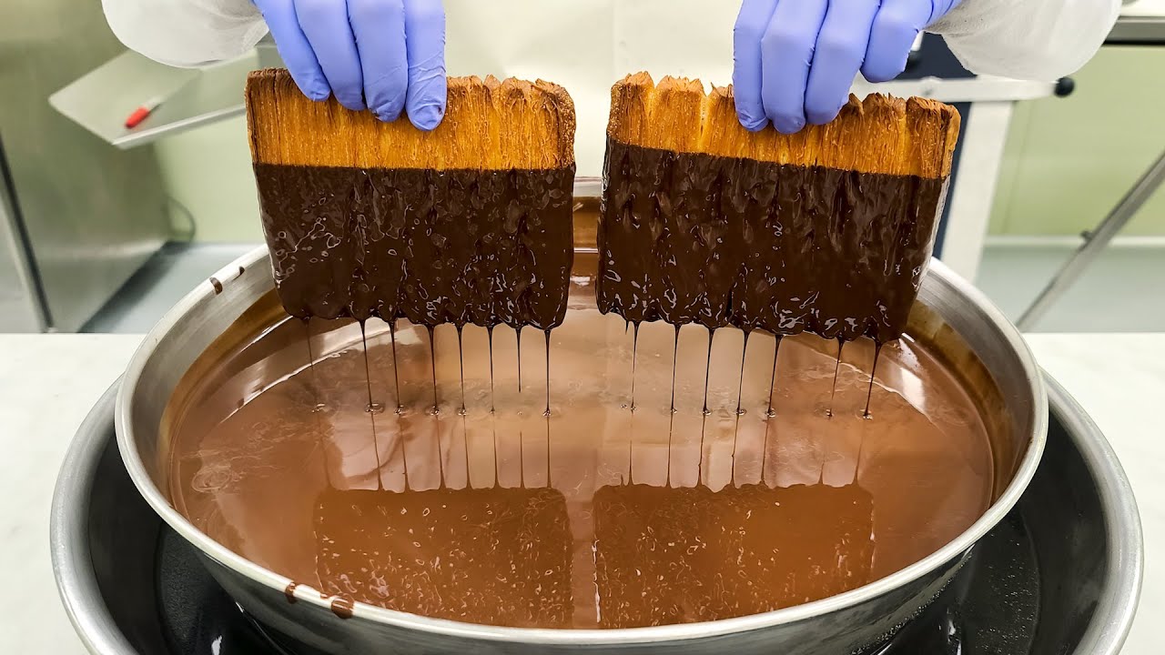 Потрясающий шоколадный пирог на 1000 слоев. Хрустящая шоколадная выпечка, корейская уличная еда