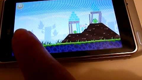 Angry birds on Nokia N8 - Game Demonstration - N8FanClub.com