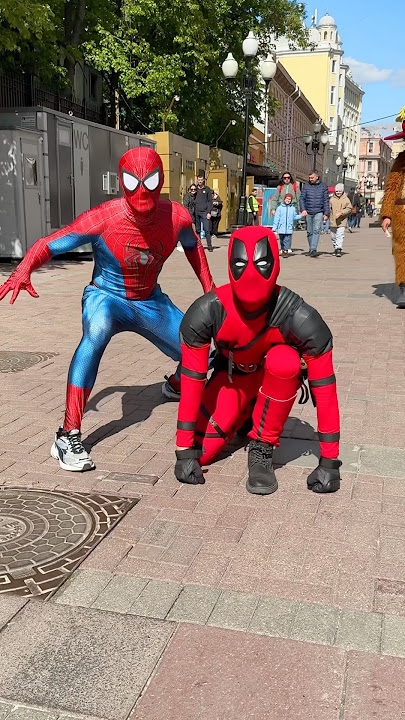 Spiderman vs Deadpool😱#shorts