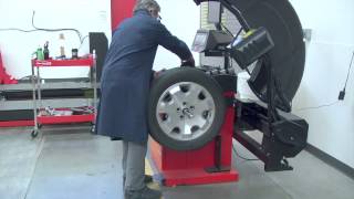 SCC Automotive Training - John Bean BFH1000 Wheel Balancer