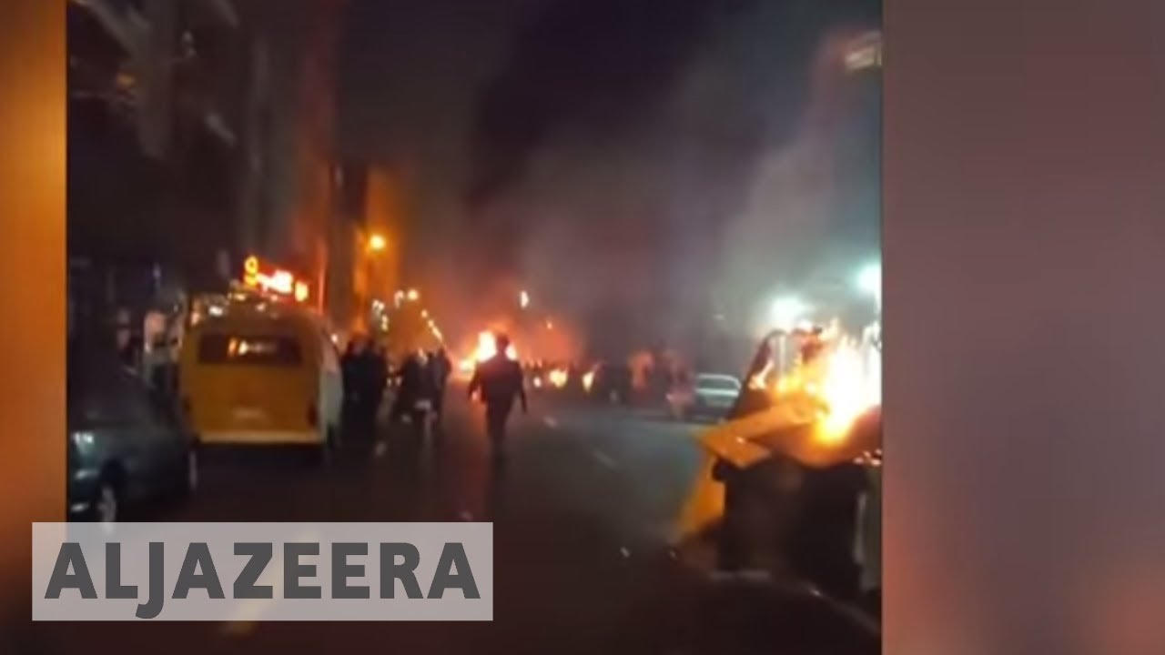 إيران: الحكومة تحذر المتظاهرين إذا لم يتوقفوا | الجزيرة الإنجليزية