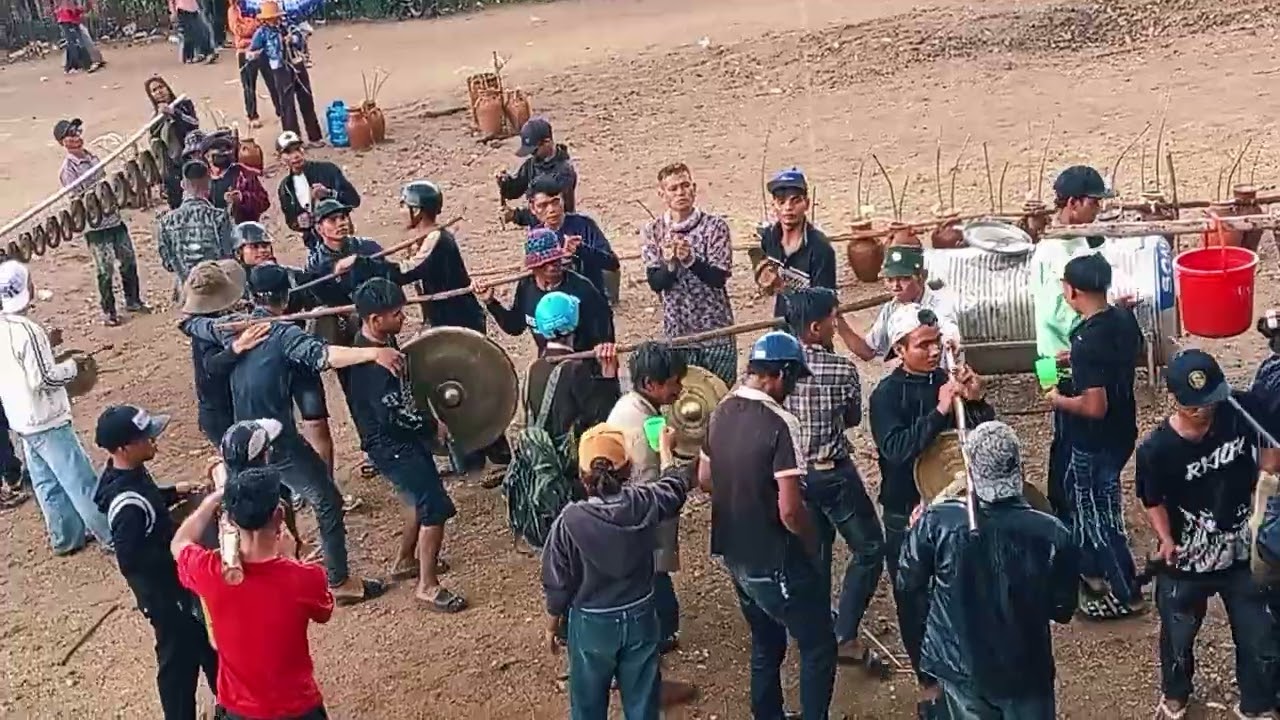 Công chiêng lễ bỏ mả làng t nung 1 xã ya mà 