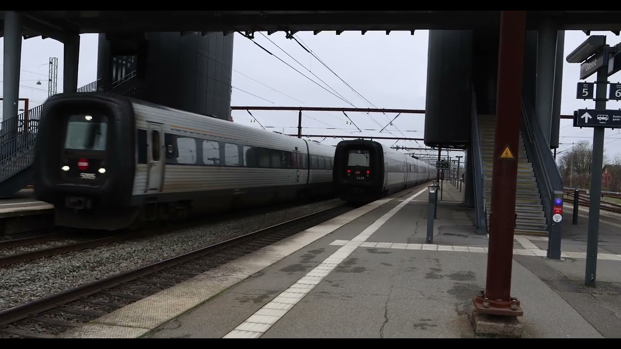 DSB IC3 afgår, to ankommer - Odense Banegård 21/12-2025