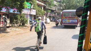 India Traffic Sucks! People are crossing street, honking in 101 degrees of sweat