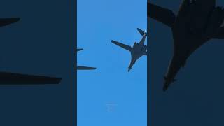 🇺🇸 USAF B1 bombers fly in formation as they return back to base at RAF Fairford