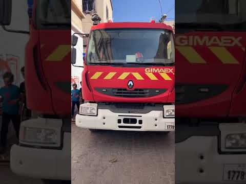 من سطات ياربي السلامة حريق بأحد المستودعات و عناصر الوقاية المدنية تسابق الزمن لإطفاء الحريق